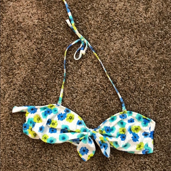 Bikini - Picture 2 of 3